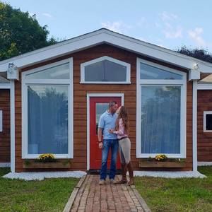 Meet your Posher, Caroline